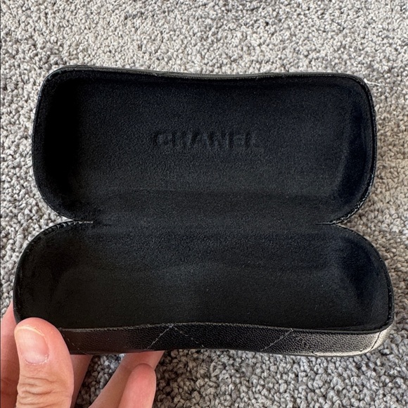 CHANEL Quilted Sunglass Case & Cleaning Cloth Black - Picture 15 of 15
